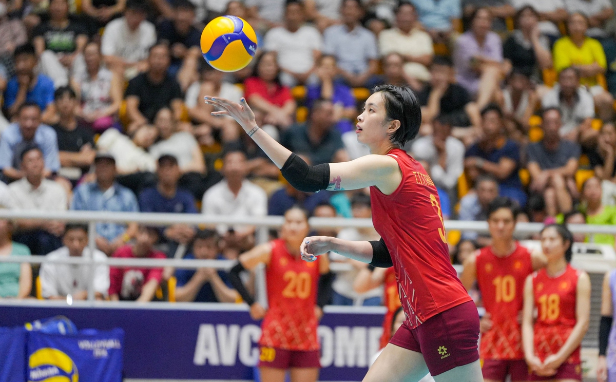 Tuyển bóng chuyền nữ Việt Nam ra quân: Đối mặt đối thủ cực mạnh