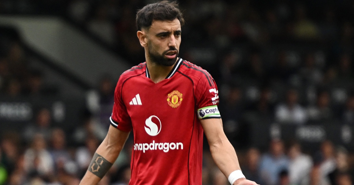 Bruno Fernandes đá hỏng phạt đền, Man United chưa biết thắng