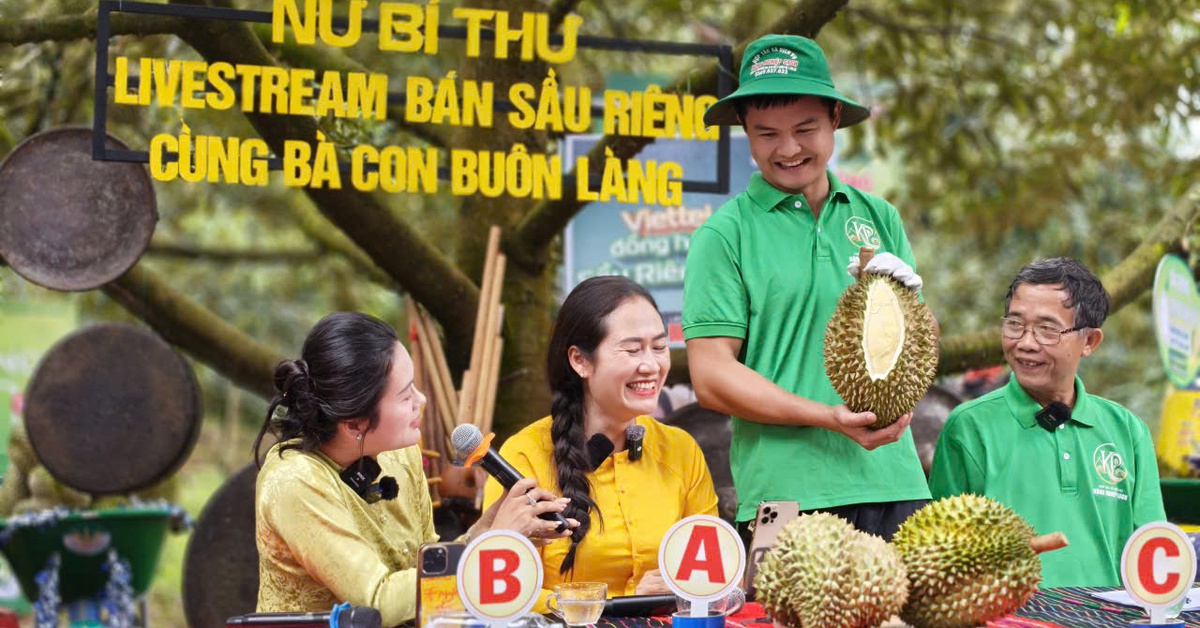 Nữ bí thư xã livestream bán sầu riêng