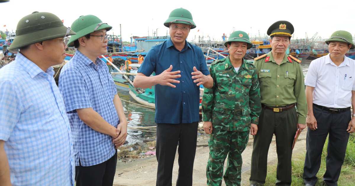 Người dân sẵn sàng đón bão, bí thư Quảng Trị yêu cầu chủ động các phương án