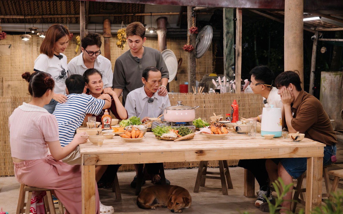 Ngẩn ngơ bữa cơm nhà trong Gia đình Haha