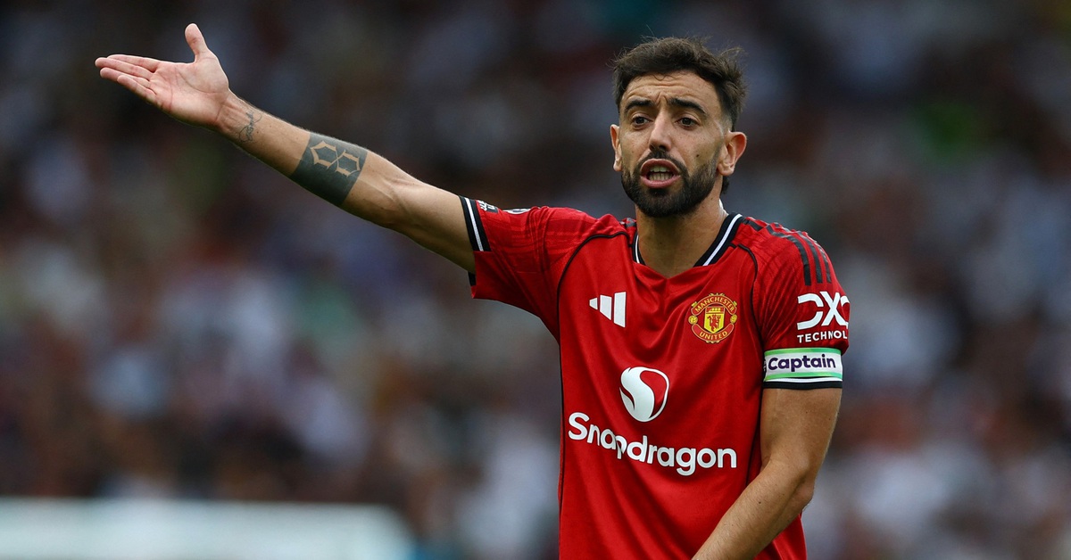 CĐV Man United chia rẽ sau quả phạt đền hỏng của Bruno Fernandes