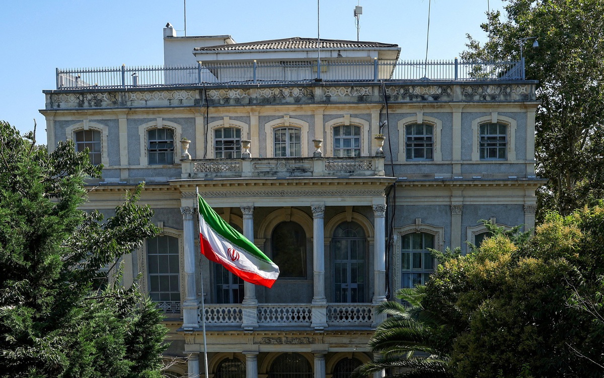 3 nước châu Âu thăm dò khả năng thanh sát hạt nhân Iran thay cho trừng phạt