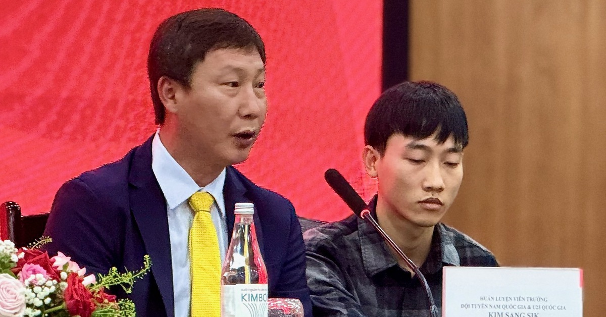 HLV Kim Sang Sik tìm kiếm cầu thủ Việt kiều tài năng cho đội tuyển quốc gia