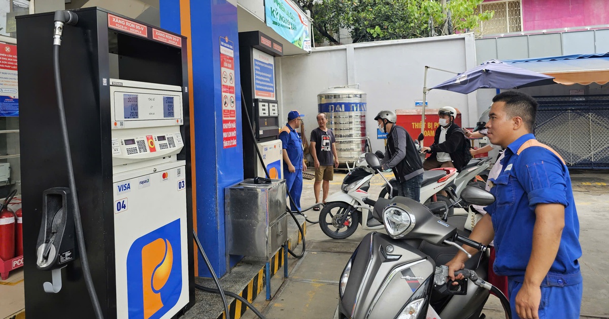 Từ 2026 chỉ bán xăng E10, từ 2031 bắt buộc dùng xăng E15