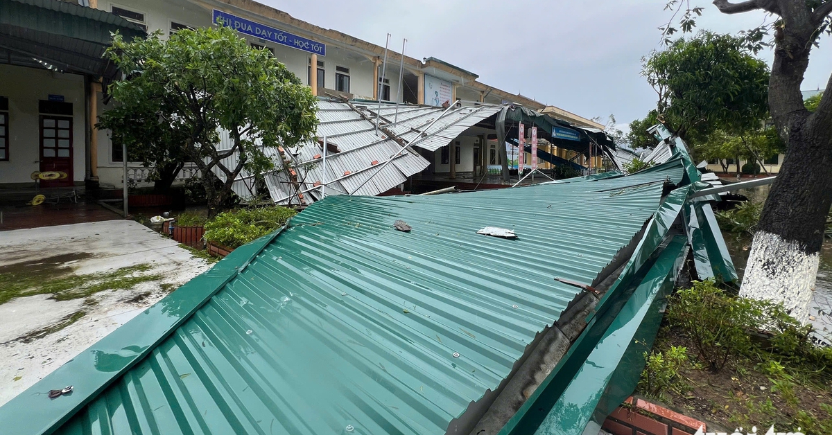 25.000 nhà dân tốc mái sau bão số 5, Thủ tướng yêu cầu không để khan hiếm hàng, tăng giá gạch ngói