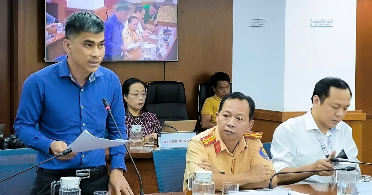 Xem xét cho xe điện 4 bánh chở khách du lịch chạy lại ở TP.HCM