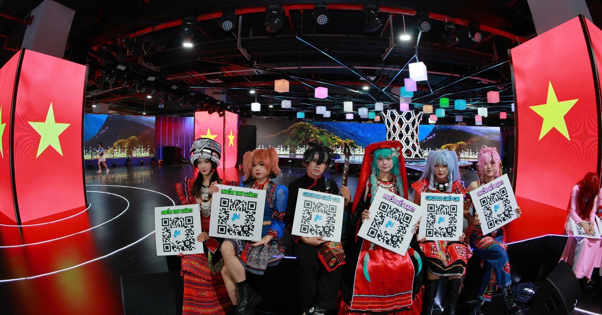 Giới trẻ nô nức cosplay nhân vật game Việt ở triển lãm Thành tựu đất nước