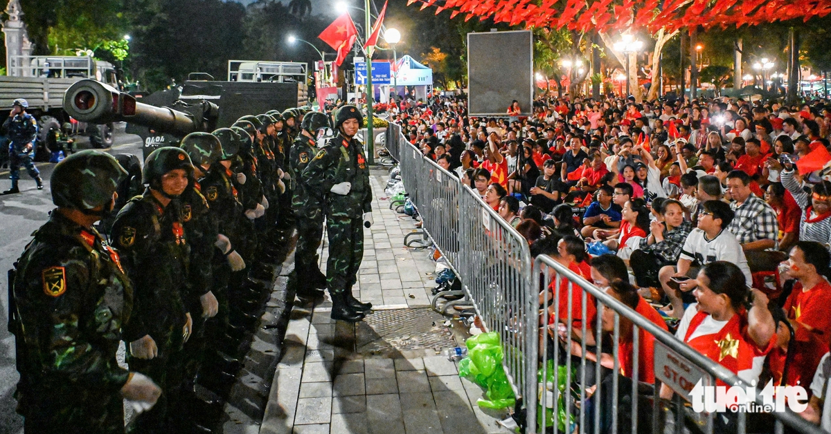 Kho bạc làm việc xuyên lễ, tặng quà 2-9 cho người dân qua chuyển khoản và trực tiếp