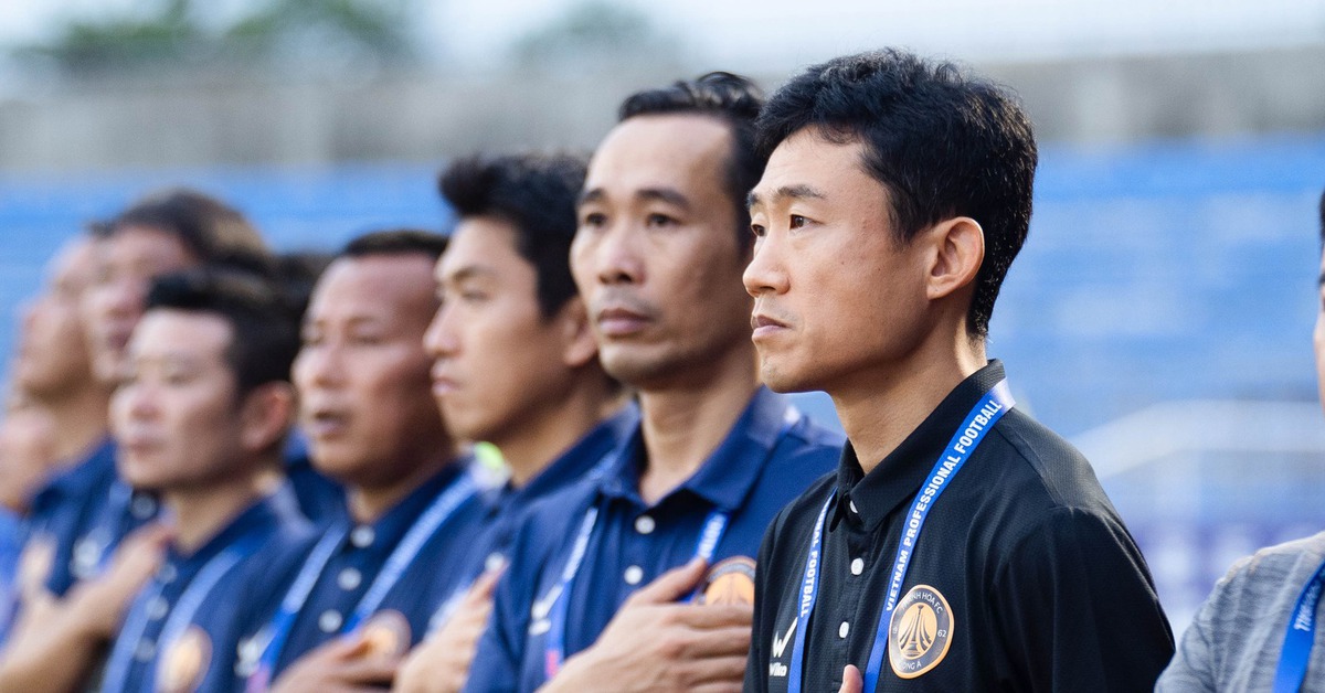 V-League: Tình cảnh trái ngược của 5 nhà cầm quân ngoại