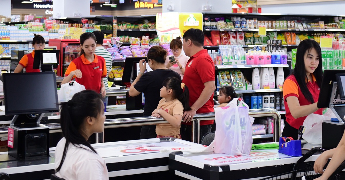 Đến chuỗi bán lẻ SATRA nhận báo Nhân Dân miễn phí dịp Quốc khánh 2-9