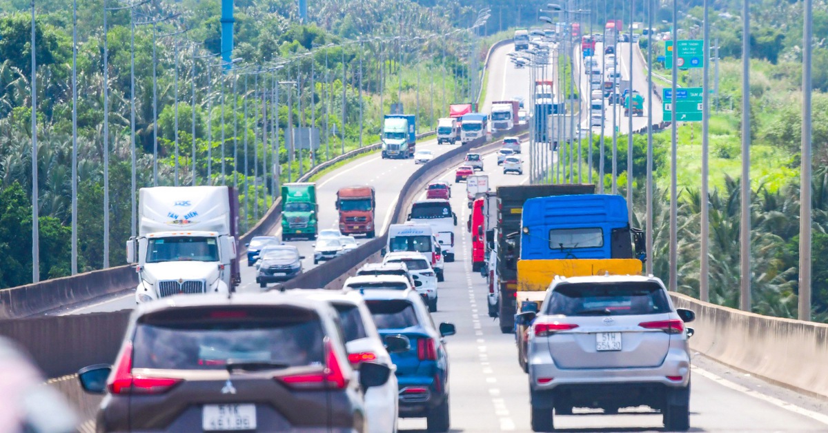 Đường kết nối sân bay Tân Sơn Nhất - Long Thành: Quá cấp bách!