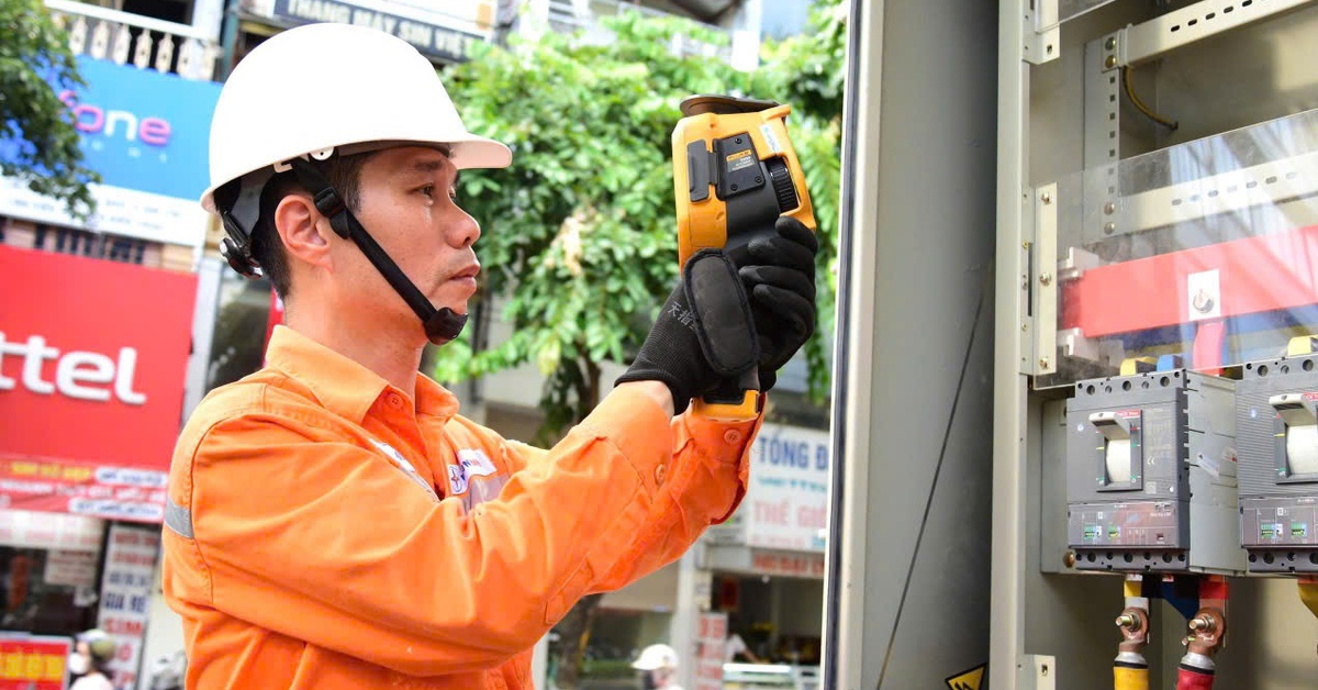 Điện mặt trời 'tắt nắng', miền Bắc căng thẳng cấp điện cao điểm tối, kỷ lục 28.187MW