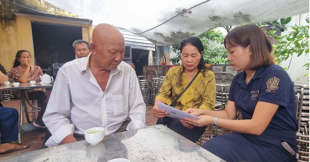 Phía sau hợp đồng bảo hiểm: Phải bên cạnh lúc khách hàng khó khăn nhất