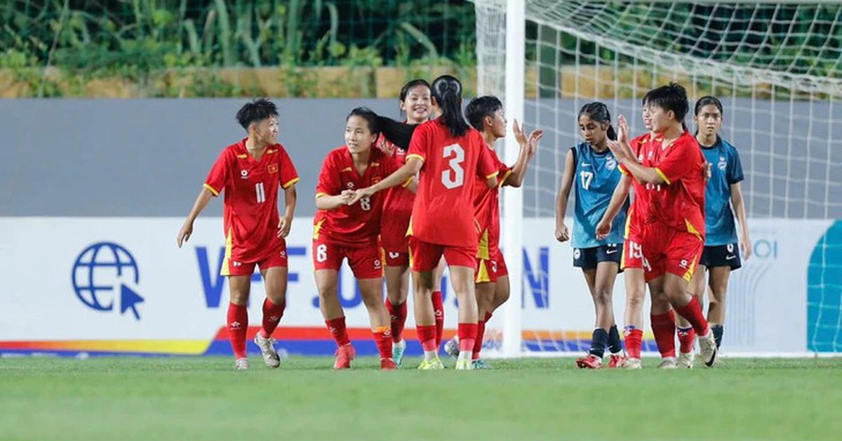 Video hậu vệ U20 nữ Việt Nam ghi bàn khó tin ở khoảng cách 30m