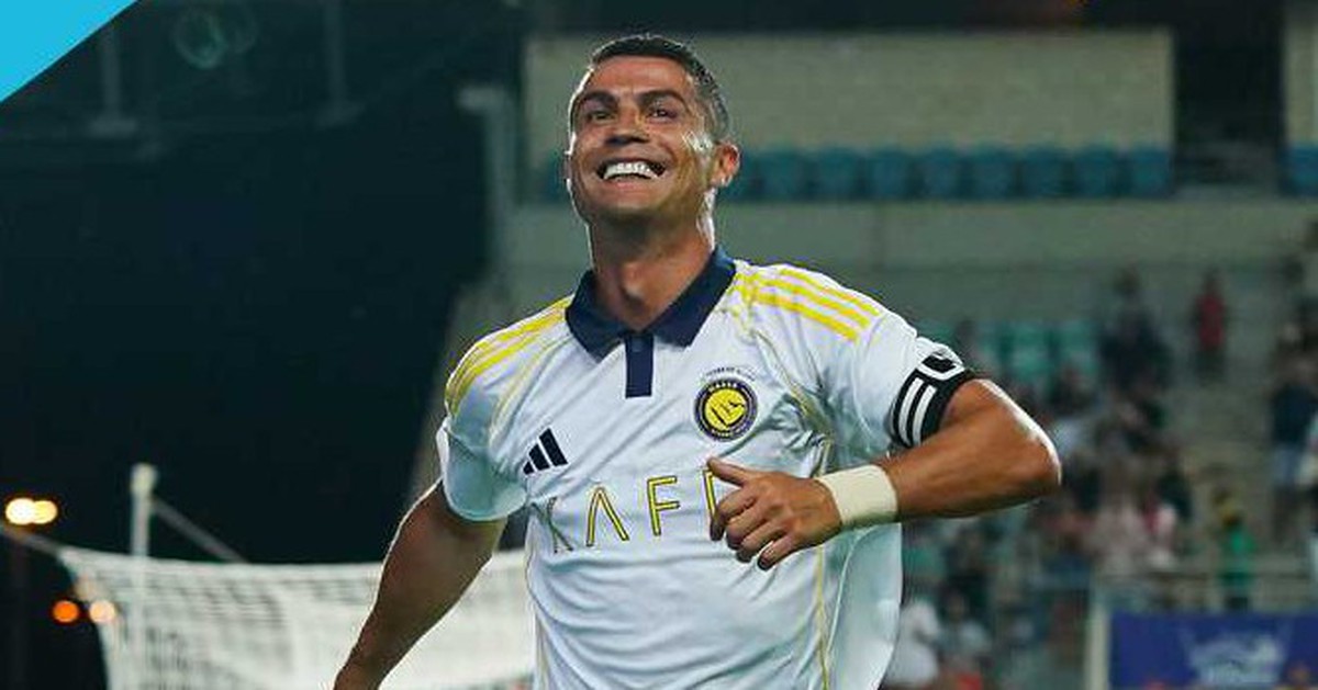 Ronaldo lập hat-trick và nhường Sadio Mane đá phạt đền