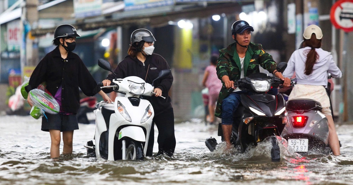Thiệt hại hàng tỉ USD vì hạ tầng quá tải, những giải pháp TP.HCM cần làm ngay