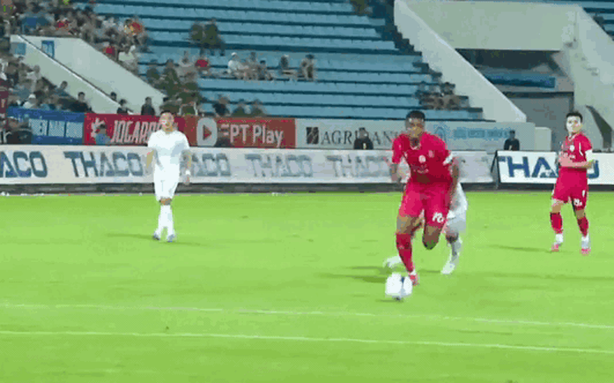 Video cầu thủ xuất sắc nhất V-League mở tỉ số đẳng cấp trận Siêu cúp quốc gia 2025