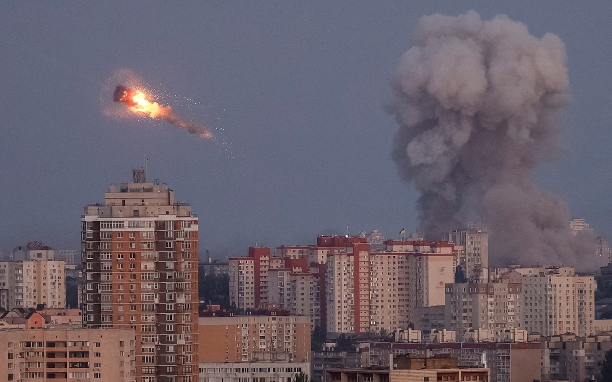 Ba Lan bắn hạ drone xâm phạm trong đợt tấn công của Nga vào Ukraine