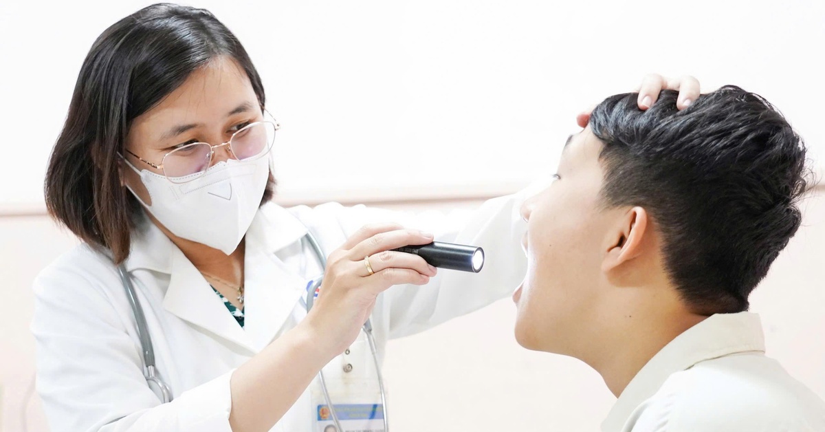 Bệnh hô hấp, tiêu hóa 'rình rập' học sinh đầu năm học mới