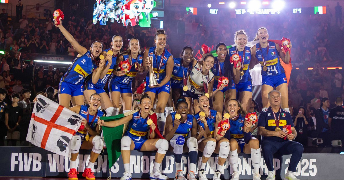 Tổng thống Mattarella gặp tuyển bóng chuyền nữ Ý