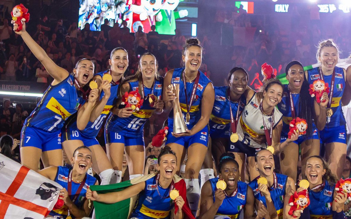 Tổng thống Mattarella gặp tuyển bóng chuyền nữ Ý