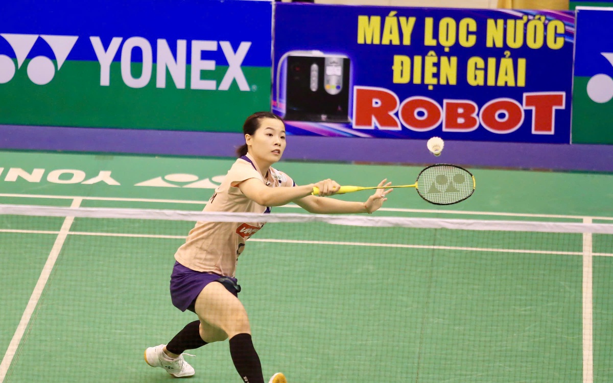 Thùy Linh thắng vất vả ngày ra quân Vietnam Open