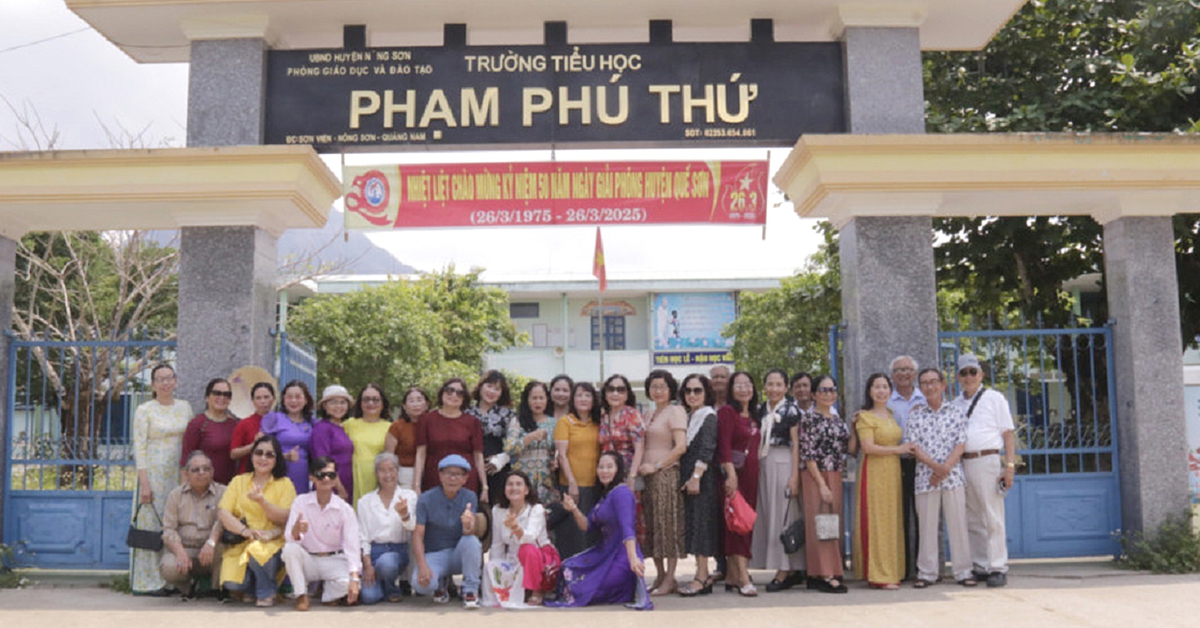 Những mùa tựu trường thương nhớ - Kỳ cuối: Cô giáo gieo mùa thương nhớ cho cậu trò nghèo