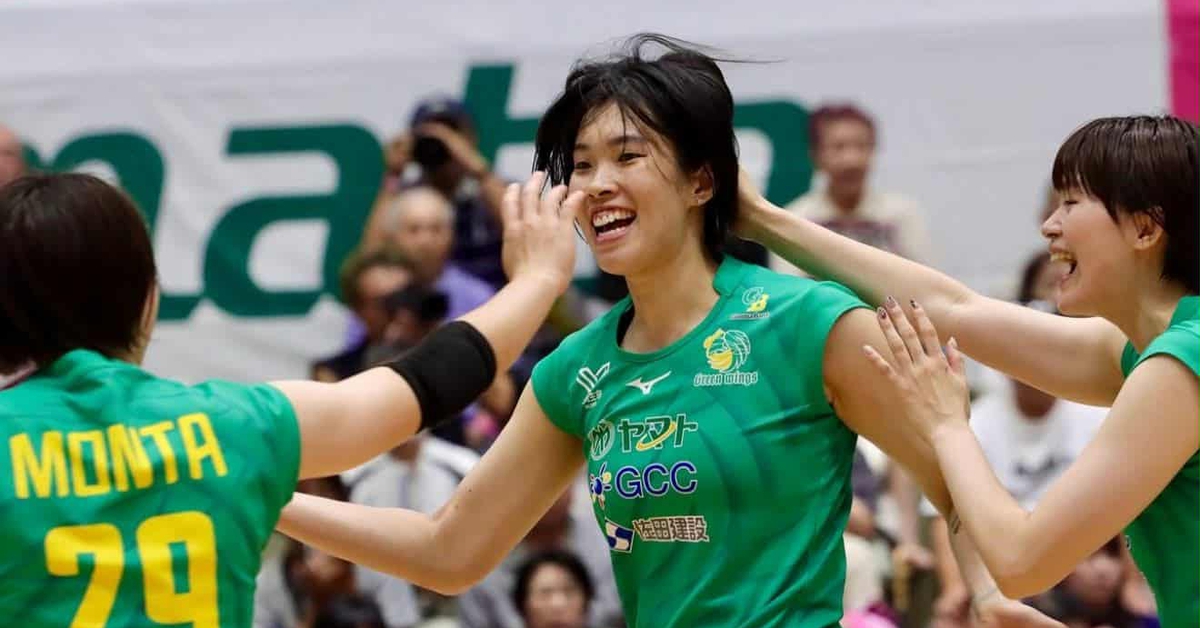 Thanh Thúy rực sáng trong ngày ra mắt CLB bóng chuyền Nhật Bản