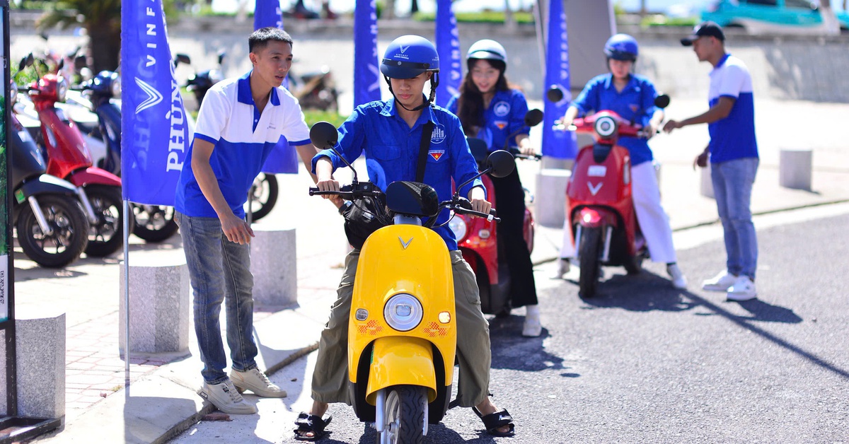 Hơn 1.200 khách tới khám phá Ngày trải nghiệm xanh Khánh Hòa, đi xe điện, đổi rác lấy quà