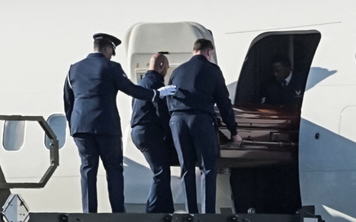 Linh cữu Charlie Kirk được đưa về quê nhà bằng chuyên cơ Phó tổng thống Mỹ