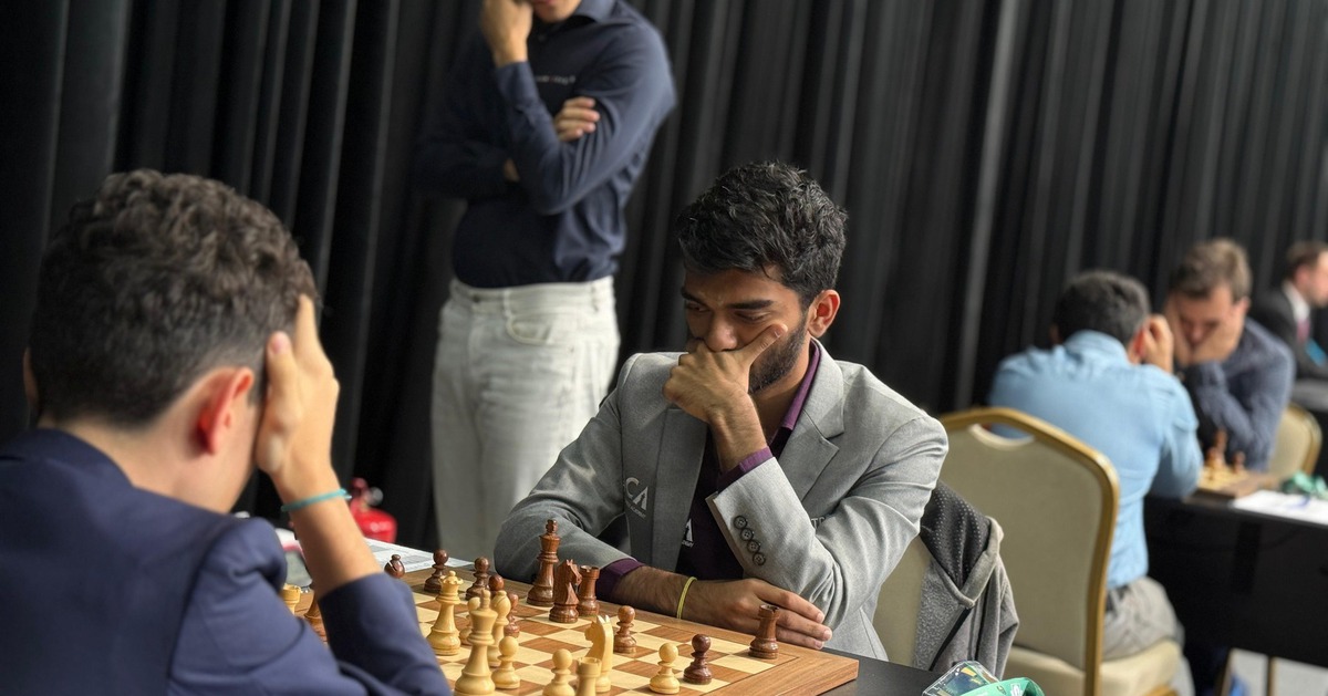 Vua cờ Gukesh tiếp tục sa sút, thua kỳ thủ 16 tuổi tại giải Grand Swiss