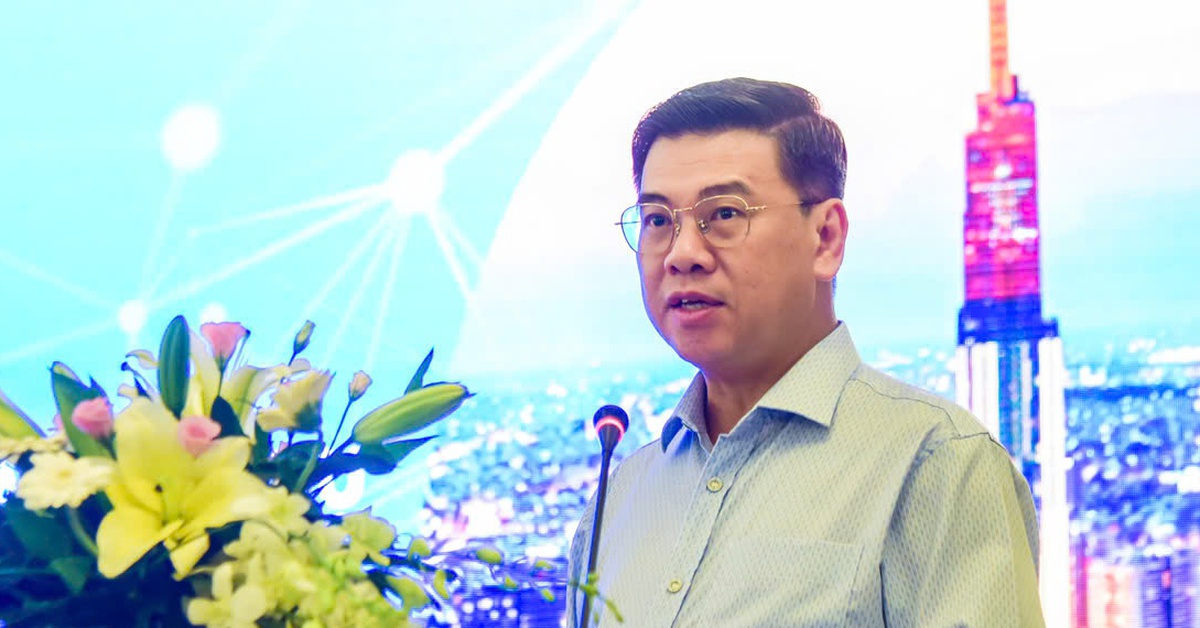 Để ngành dịch vụ bứt phá, TP.HCM cần học hỏi Singapore, Thượng Hải