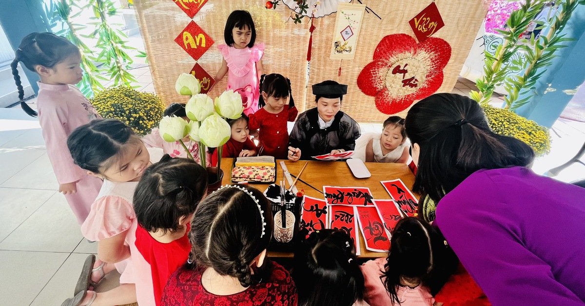 TP.HCM dự kiến cho học sinh nghỉ Tết 2 tuần, phụ huynh mong nghỉ thêm 1 tuần nữa, nghỉ hè ít lại