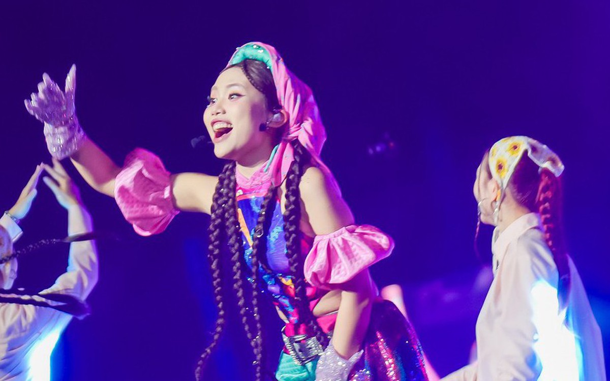 Phương Mỹ Chi rất hài, Trấn Thành ít việc trong concert Em xinh say hi