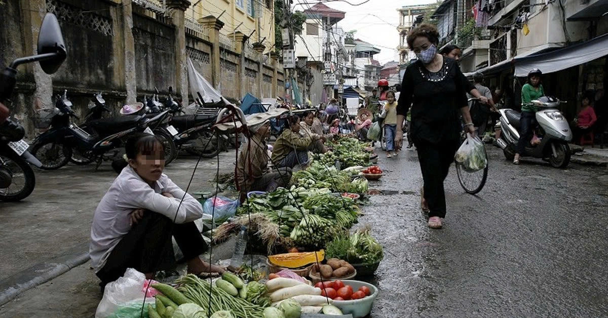 Lãnh đạo Hà Nội: Nhiều địa phương không thực hiện chỉ đạo về dẹp chợ 'tạm', chợ 'cóc'
