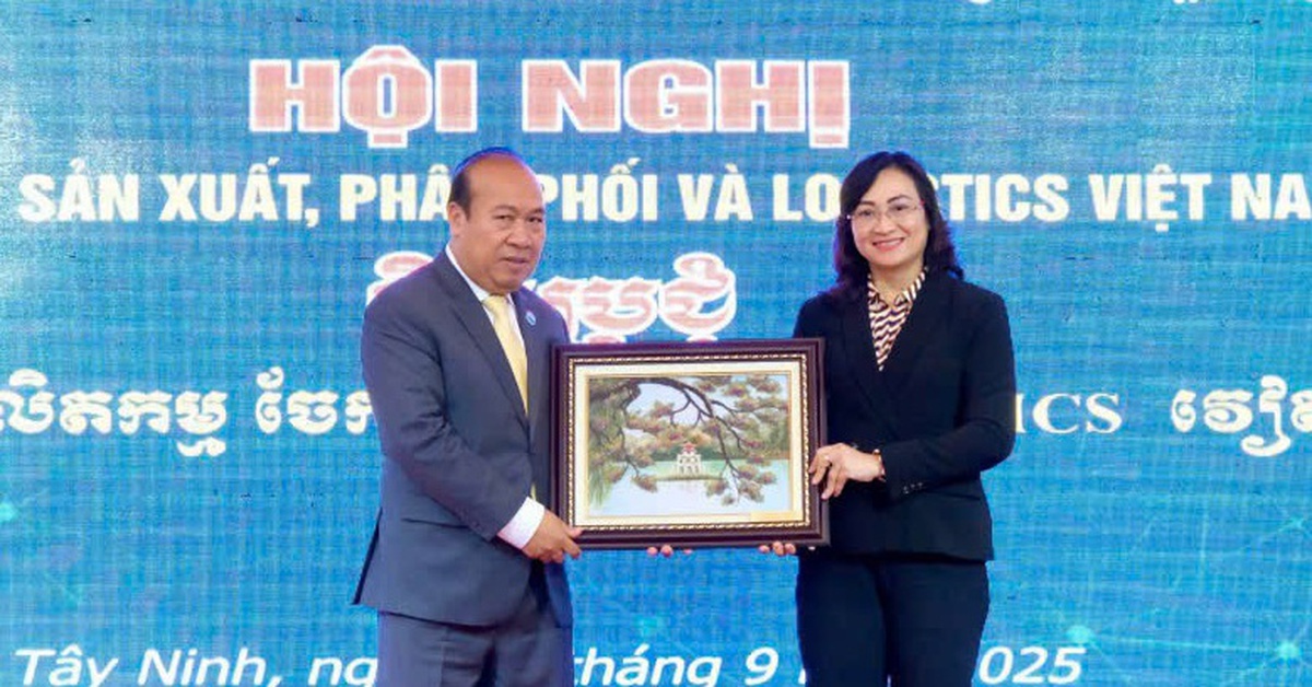 Kiến nghị đồng bộ hạ tầng cửa khẩu, logistics Việt Nam - Campuchia để đạt 'đích' kim ngạch 20 tỉ USD