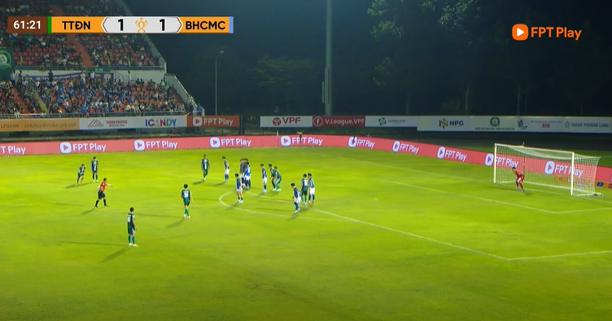 Siêu phẩm 'lá vàng rơi' của Minh Vương giúp Trường Tươi Đồng Nai đánh bại Becamex TP.HCM