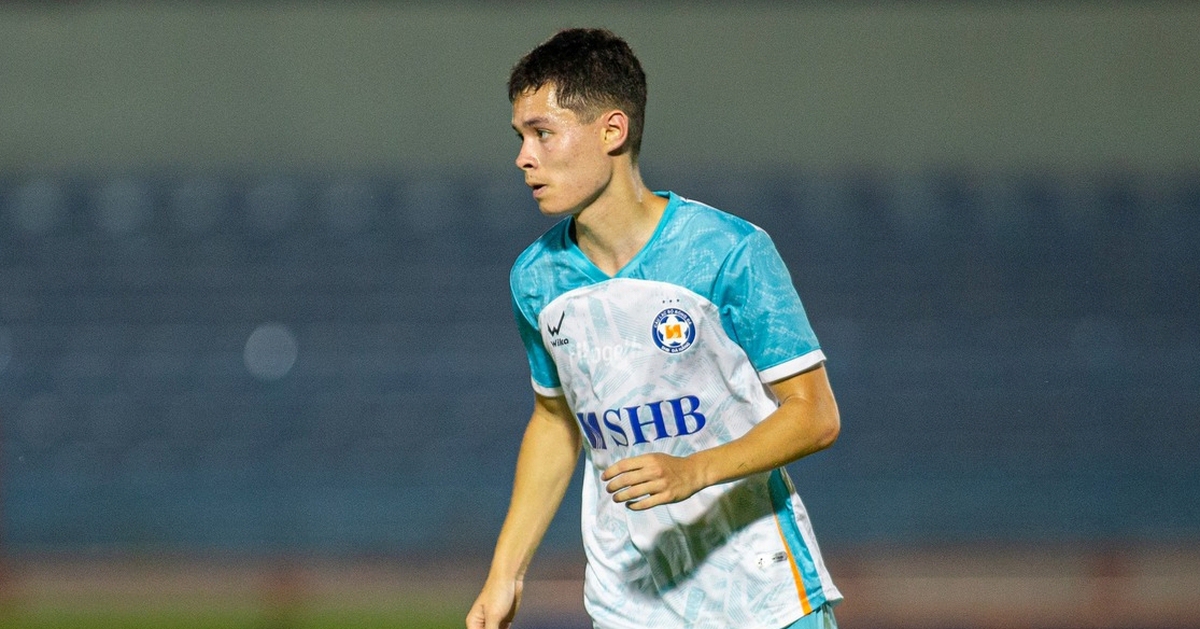 Video tiền vệ Việt kiều Nguyễn Vadim 'dọn cỗ' thuận lợi nhưng đồng đội lại bỏ lỡ khó tin