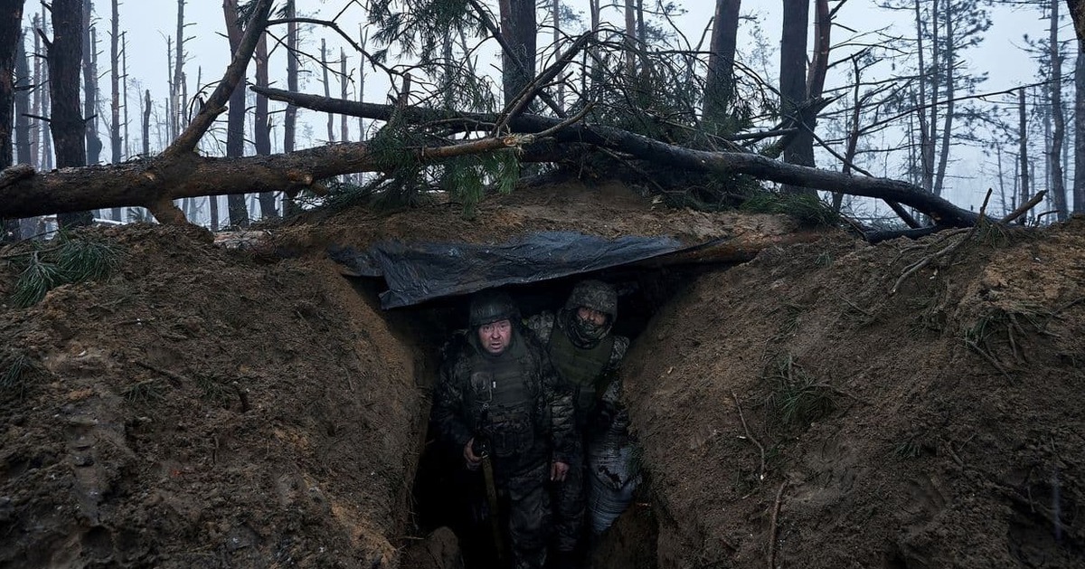 Lính Nga chui ống dẫn khí để tấn công, Ukraine tập kích nhà máy lọc dầu lớn nhất nhì Nga