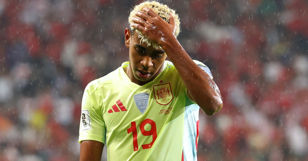 HLV Barca chỉ trích tuyển Tây Ban Nha 'không biết lo cho Yamal'