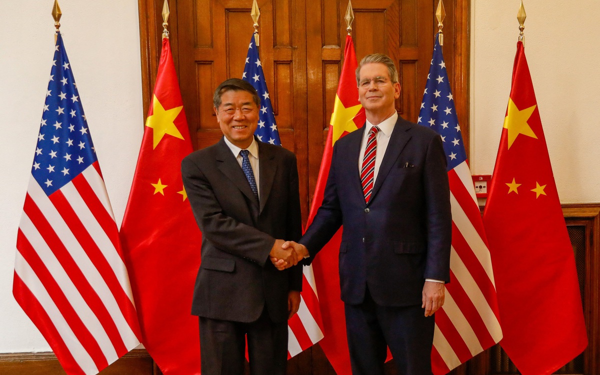 Đảng Dân chủ muốn ông Trump buộc Trung Quốc hạn chế sản xuất dư thừa