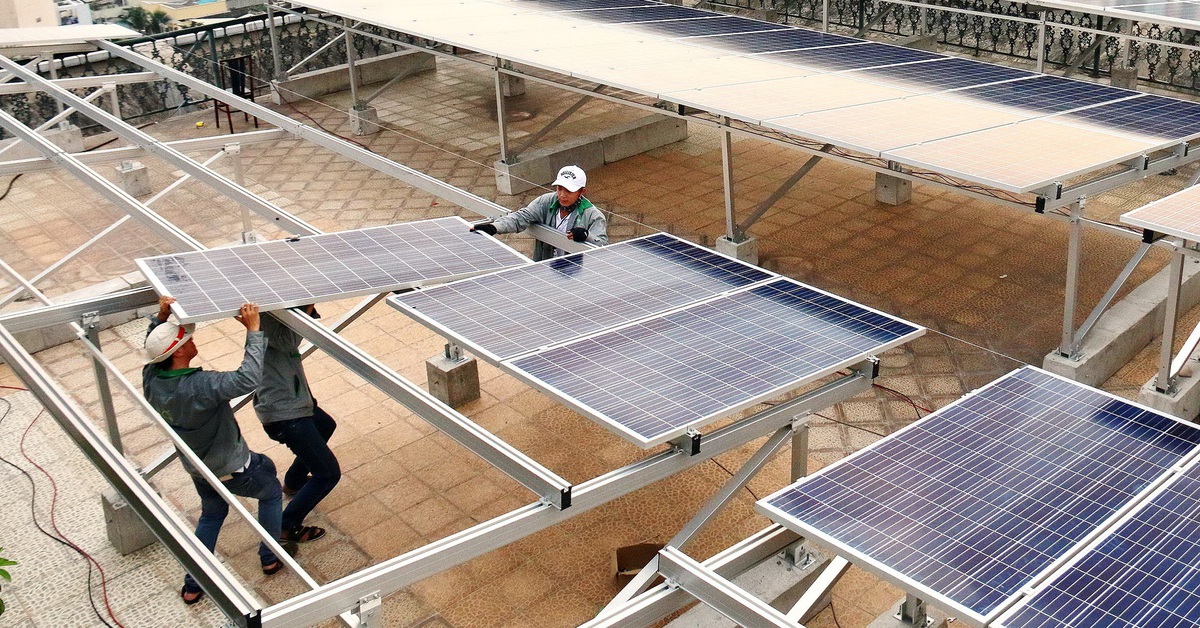 EVN đề xuất lắp điện mặt trời mái nhà không thông báo bị phạt, quy trình thủ tục có đang phức tạp?