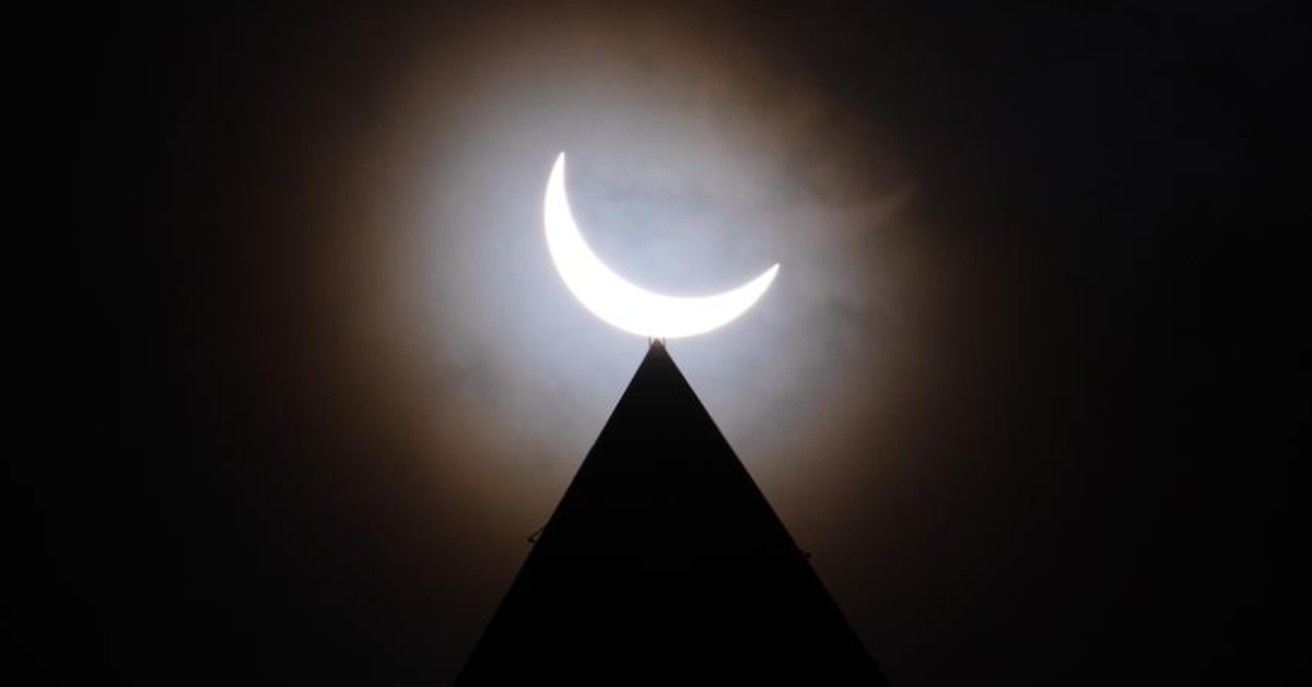 Sắp nhật thực, Việt Nam có xem được 'mặt trăng ăn mặt trời'?