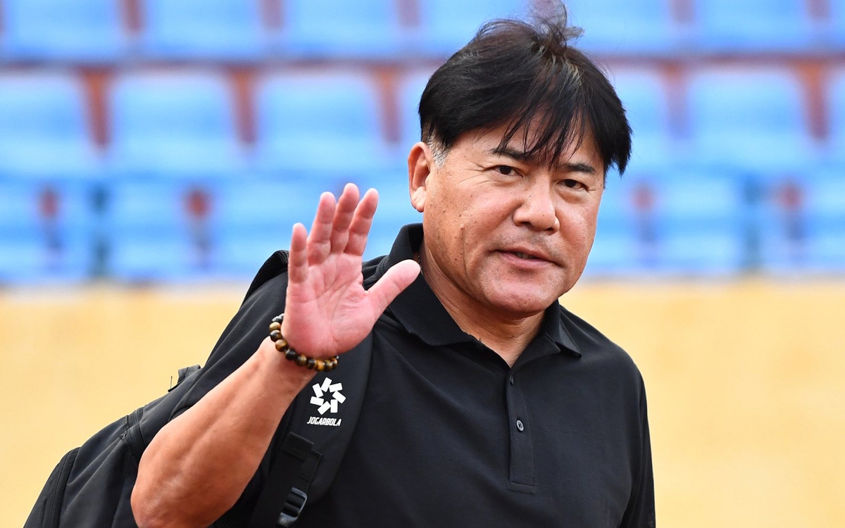 CLB Hà Nội sa thải HLV Nhật Bản