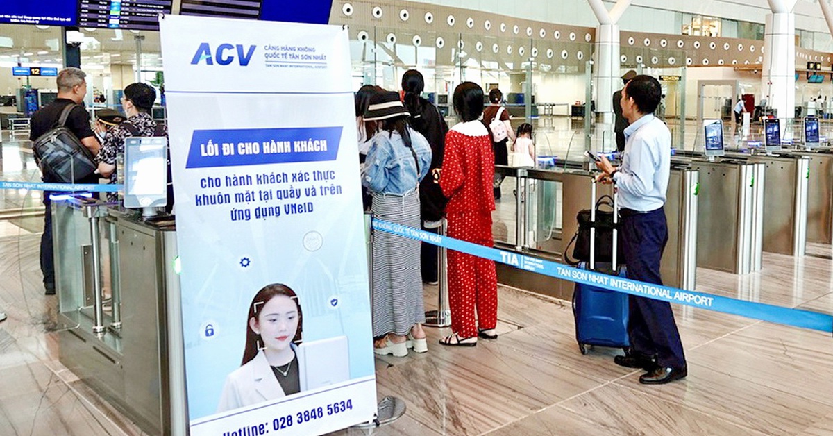 Bay nội địa cùng VNeID, bớt lo chen lấn