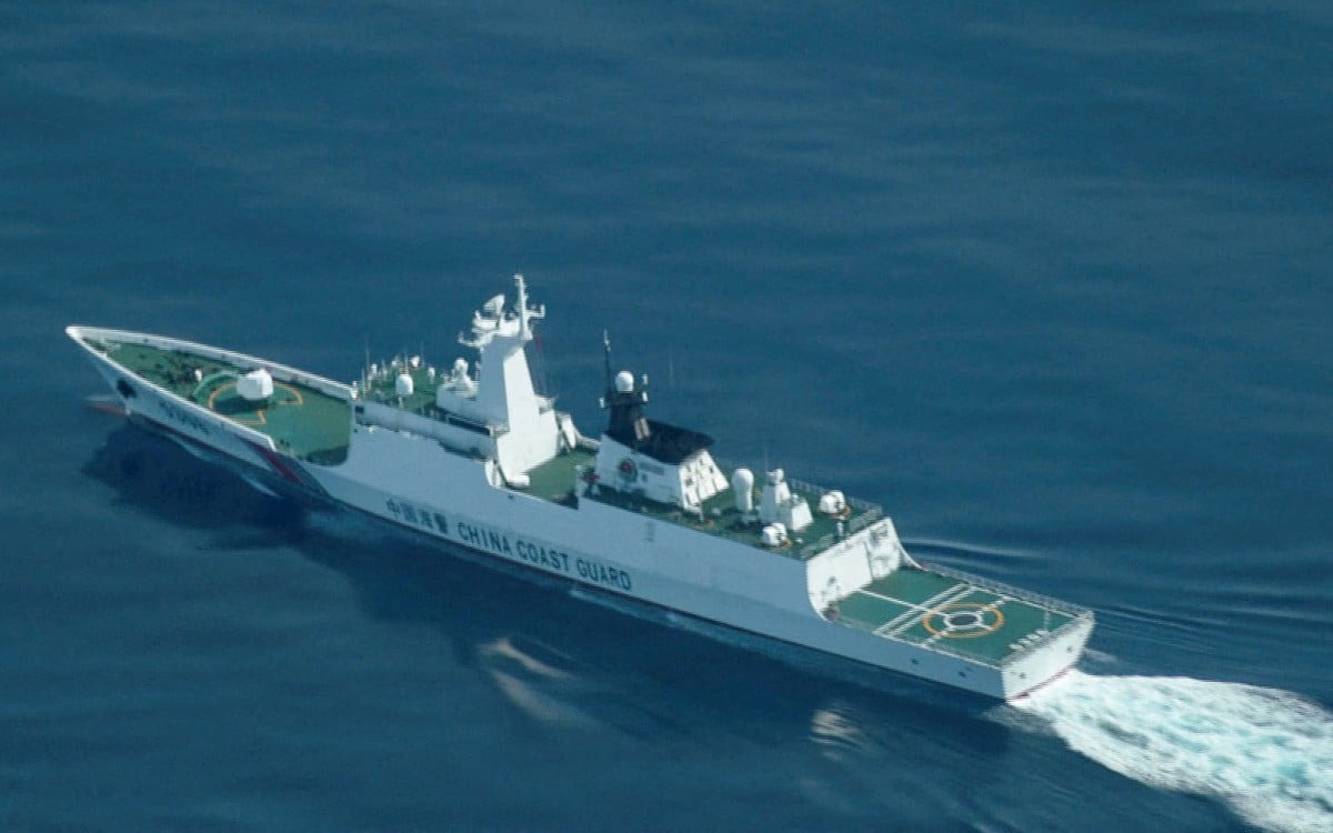 Trung Quốc xịt vòi rồng tàu Philippines gần bãi cạn Scarborough