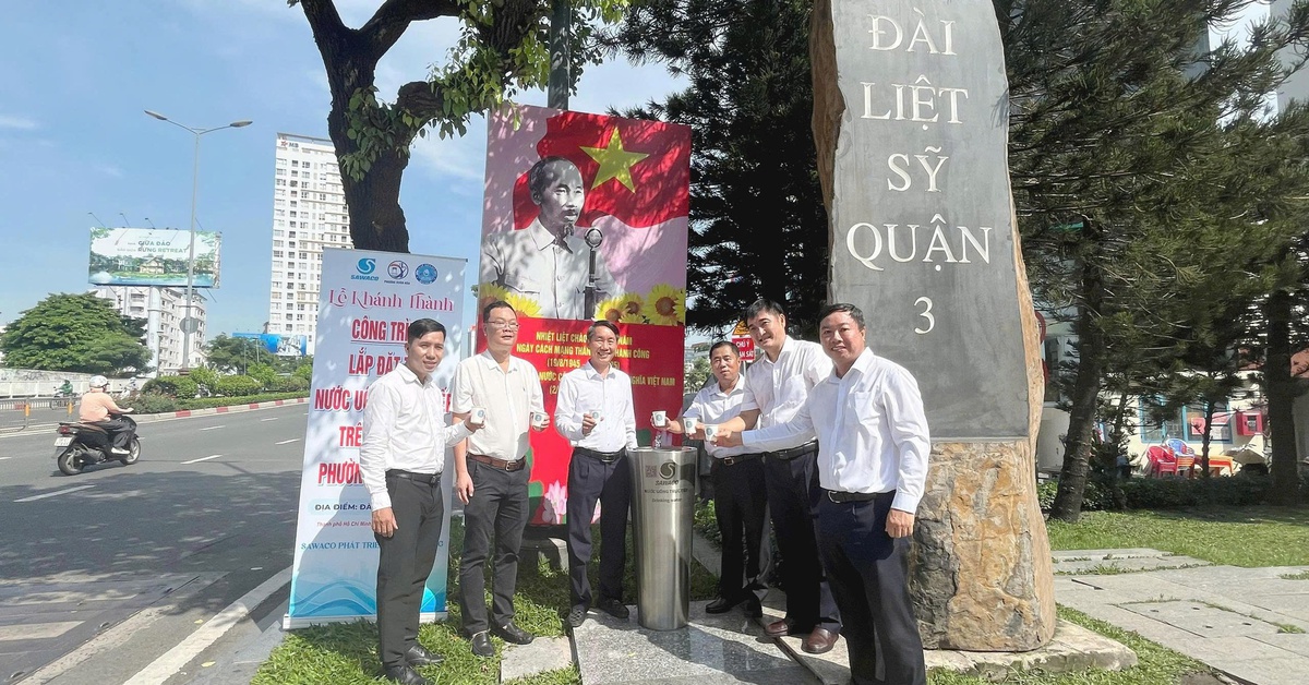 Cấp nước Bến Thành khánh thành trụ uống nước miễn phí tại TP.HCM