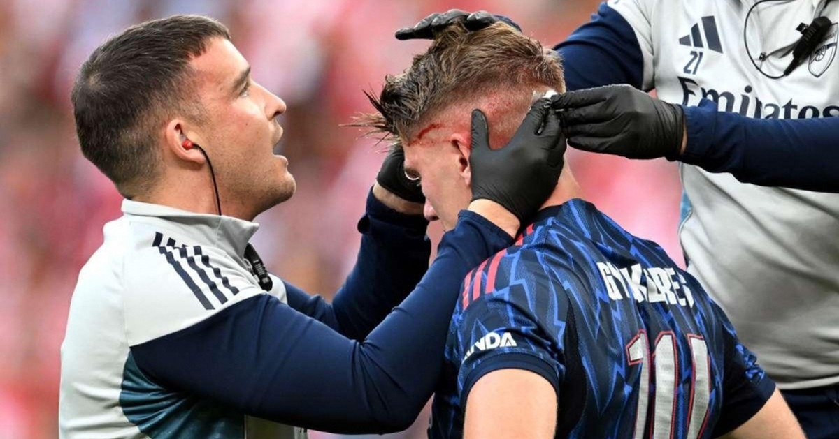 Gyokeres đổ máu trong chiến thắng của Arsenal
