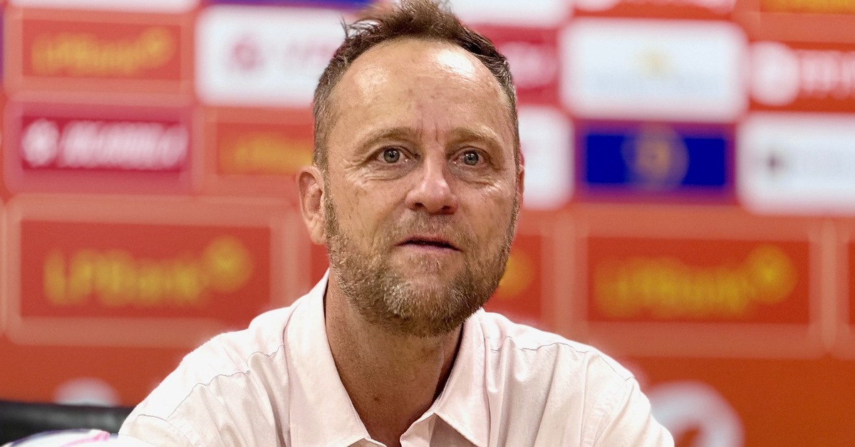 HLV CLB Công An Hà Nội: 'Chúng tôi đi Trung Quốc không phải để nghỉ mát'